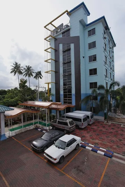 Hotel Glory Yangon 2*,