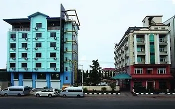Hotel Glory Yangon 2*,